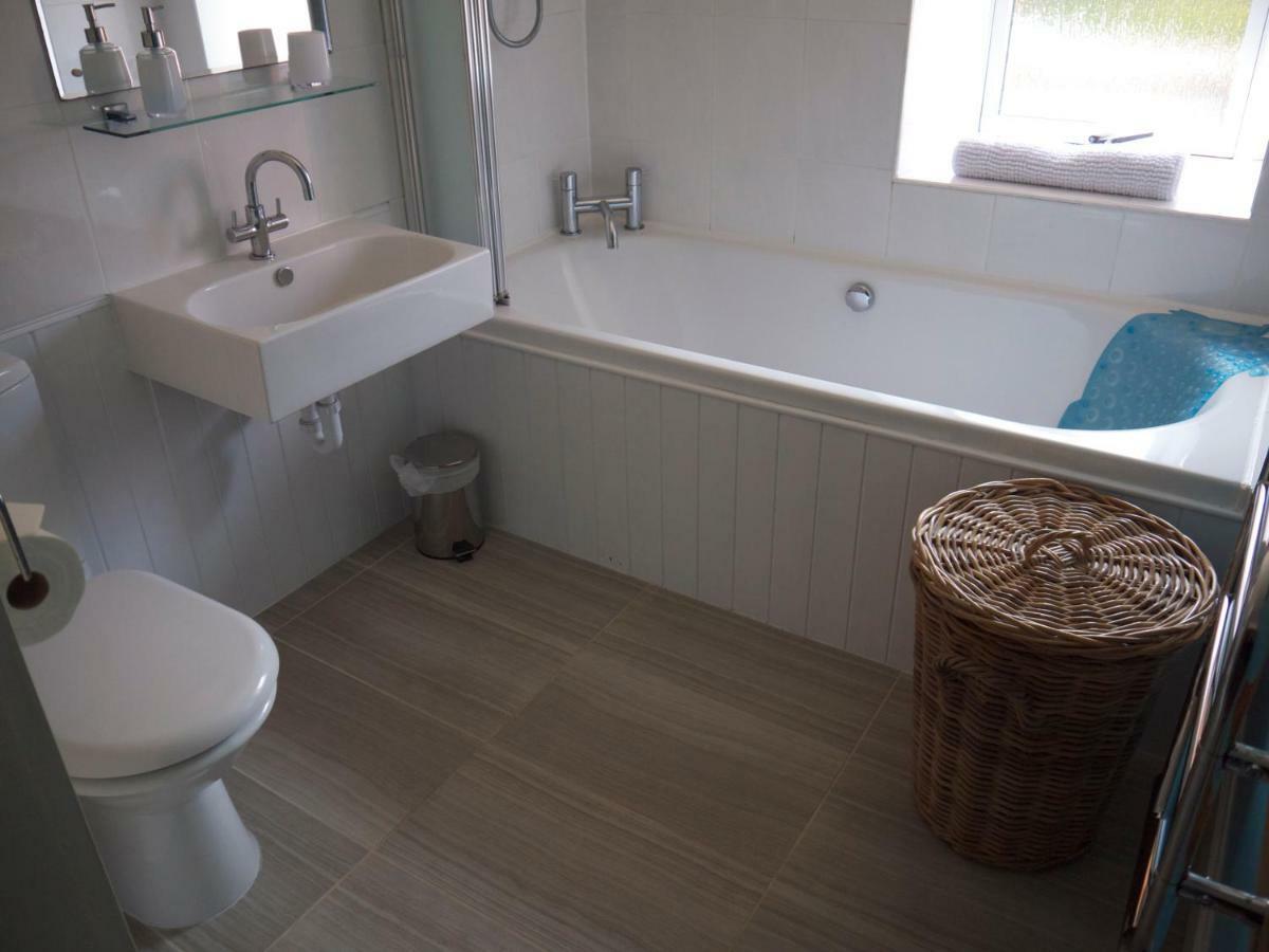 Blossom Cottage Lonmore Bagian luar foto