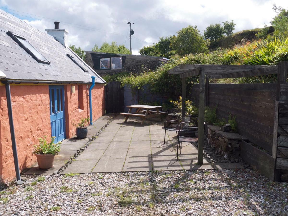 Blossom Cottage Lonmore Bagian luar foto