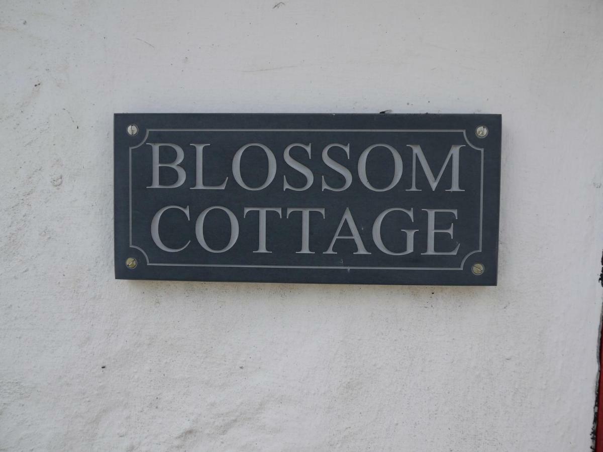 Blossom Cottage Lonmore Bagian luar foto