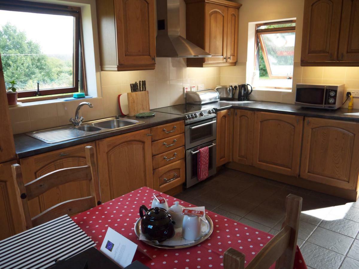 Blossom Cottage Lonmore Bagian luar foto