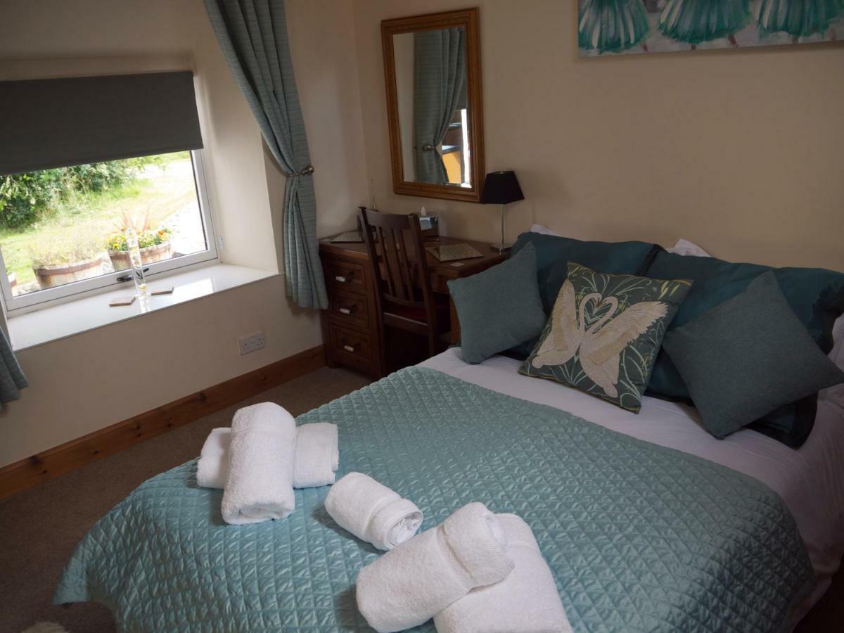 Blossom Cottage Lonmore Bagian luar foto