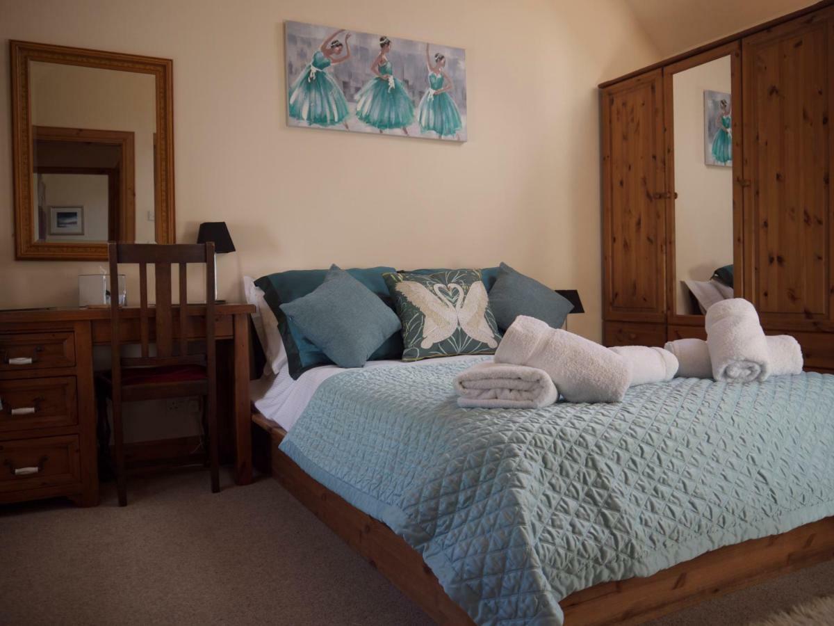 Blossom Cottage Lonmore Bagian luar foto