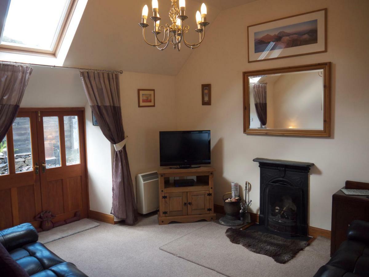 Blossom Cottage Lonmore Bagian luar foto